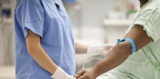 Comment se préparer à l’intervention de la prothèse ? prélèvement sanguin